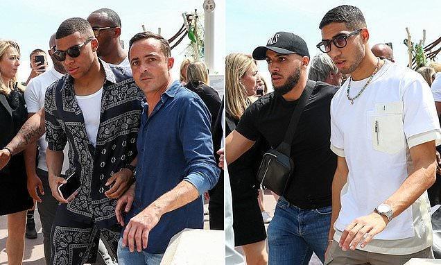 半场战报：米兰0-0拉齐奥，迈尼昂献神扑，红黑军团0射正（半场快讯：米兰与拉齐奥互交白卷，迈尼昂神扑救险，红黑零射正）