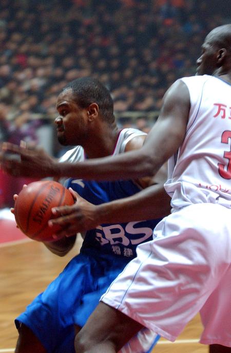 阿隆索：拉莫斯对我影响很大；很意外阿扎尔在皇马没有成功（阿隆索：拉莫斯对我的影响深远；惊讶阿扎尔未在皇马取得成功）