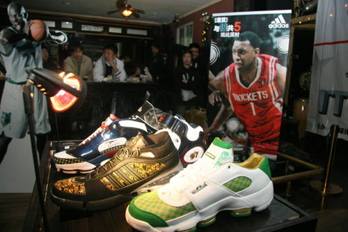 淘汰赛阶段打进9球，阿连德创造美职联新纪录（阿连德淘汰赛轰入9球，刷新美职联纪录）