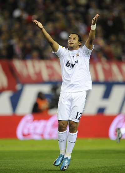 西媒：加西亚被阿拉维斯球员肘击后出现头晕，因此半场被换下