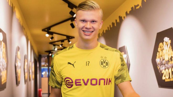 武磊迎34岁生日，个人官博感言：伤痛终将过去，步履始终磊落（34岁生日之际，武磊在官博发声：伤痛终会过去，脚步依旧磊落）