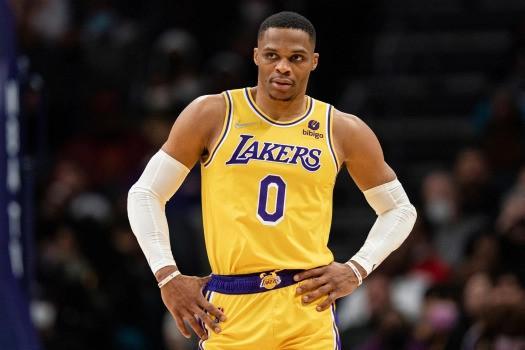 日职夺冠赔率：神户广岛并列领跑 鹿岛浦和紧追（日职冠军赔率：神户与广岛并列第一 鹿岛、浦和紧随其后）