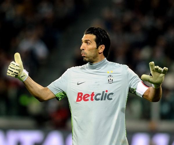 NBA最佳阵容公布：詹姆斯入选,（NBA最佳阵容揭晓：詹姆斯上榜）