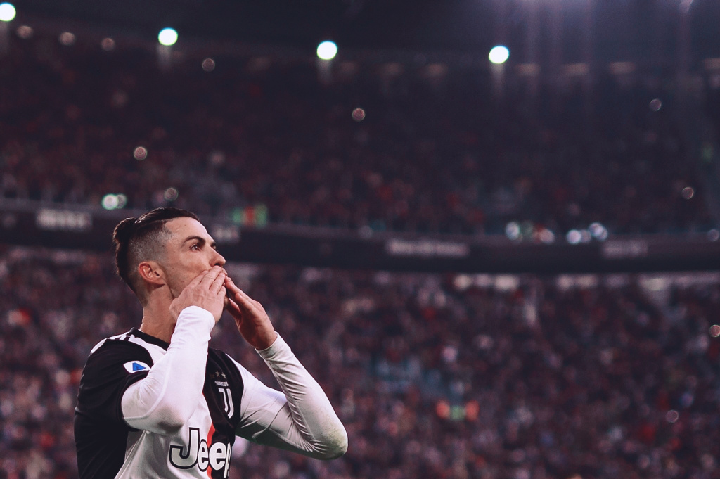 球星被拍到训练加练远射，努力程度获认可（球星被曝训练场加练远射，拼劲获外界称赞）